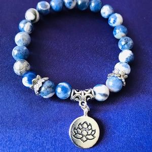 Natural Stone Strand Stretchable Bead Bracelet With Flower Charm